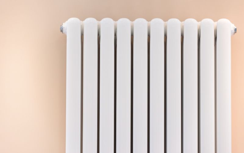 Imagen de la portada de blog de Gascalor - Aerotermia con radiadores: ¿Es compatible o merece la pena cambiar a suelo radiante?